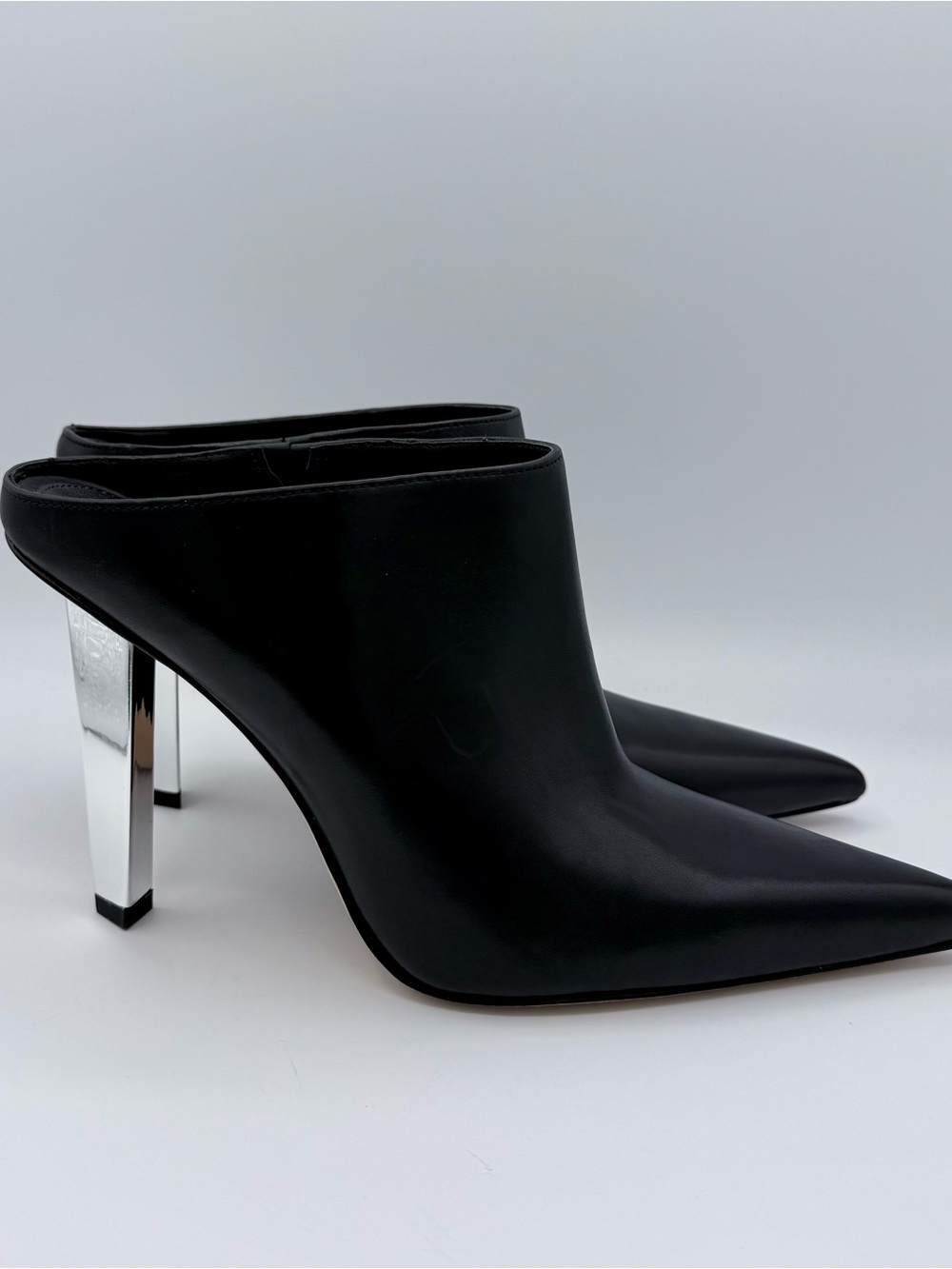 Michael Michael Kors Black Leather Halle Pointed Toe Chrome Stiletto Heel Sz 8.5